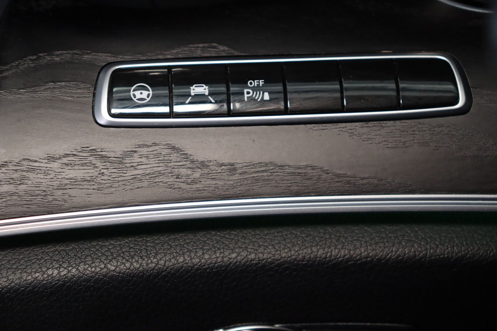 Fahrzeugabbildung Mercedes-Benz E 400 T 4Matic * Airmatic * STHZ * Memory AVANTG