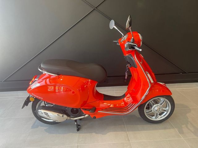 Vespa PRIMAVERA 125 Arancio