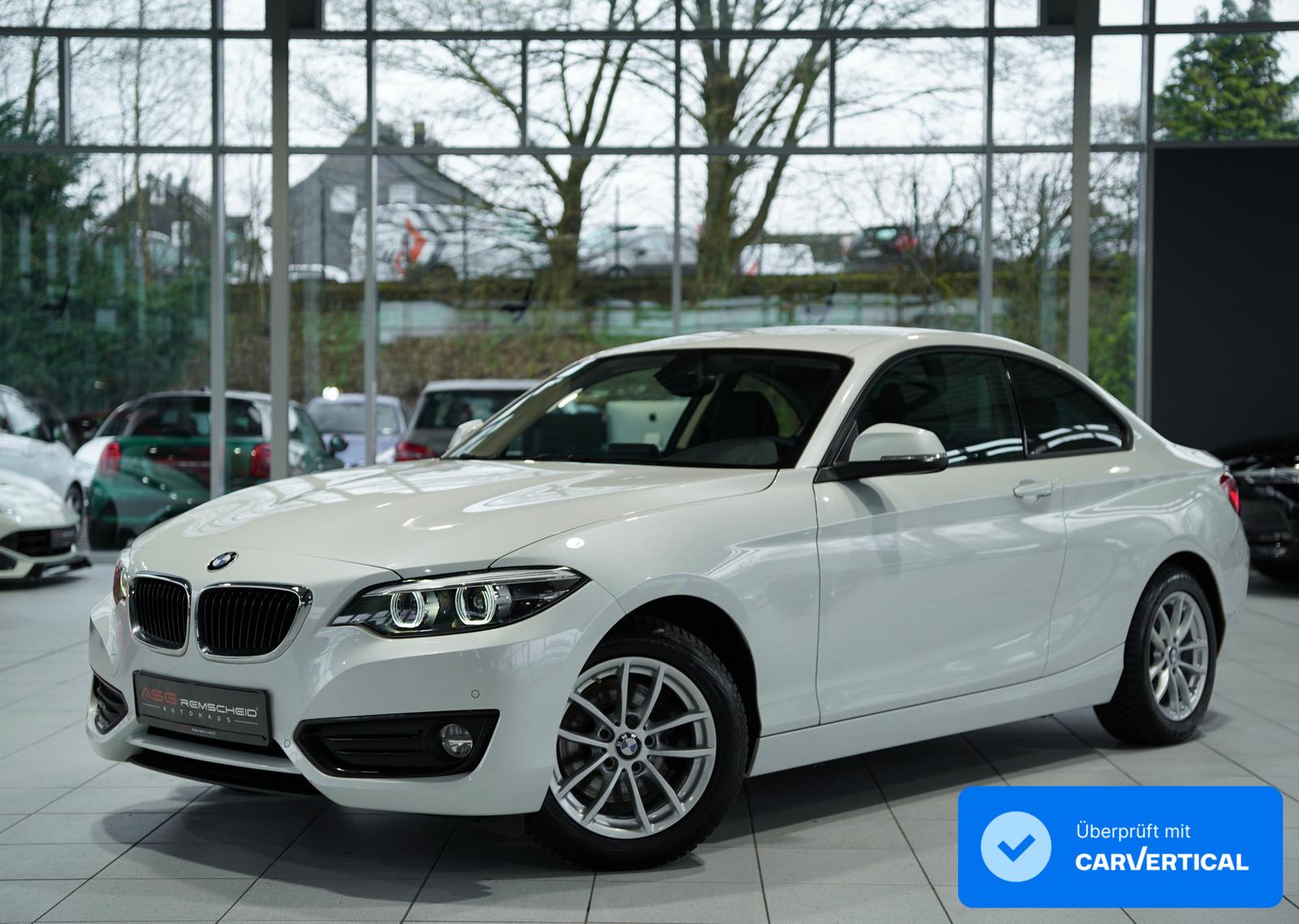 BMW 220 i Coupé Advantage *1.Hand *Navi *PDC *Klima