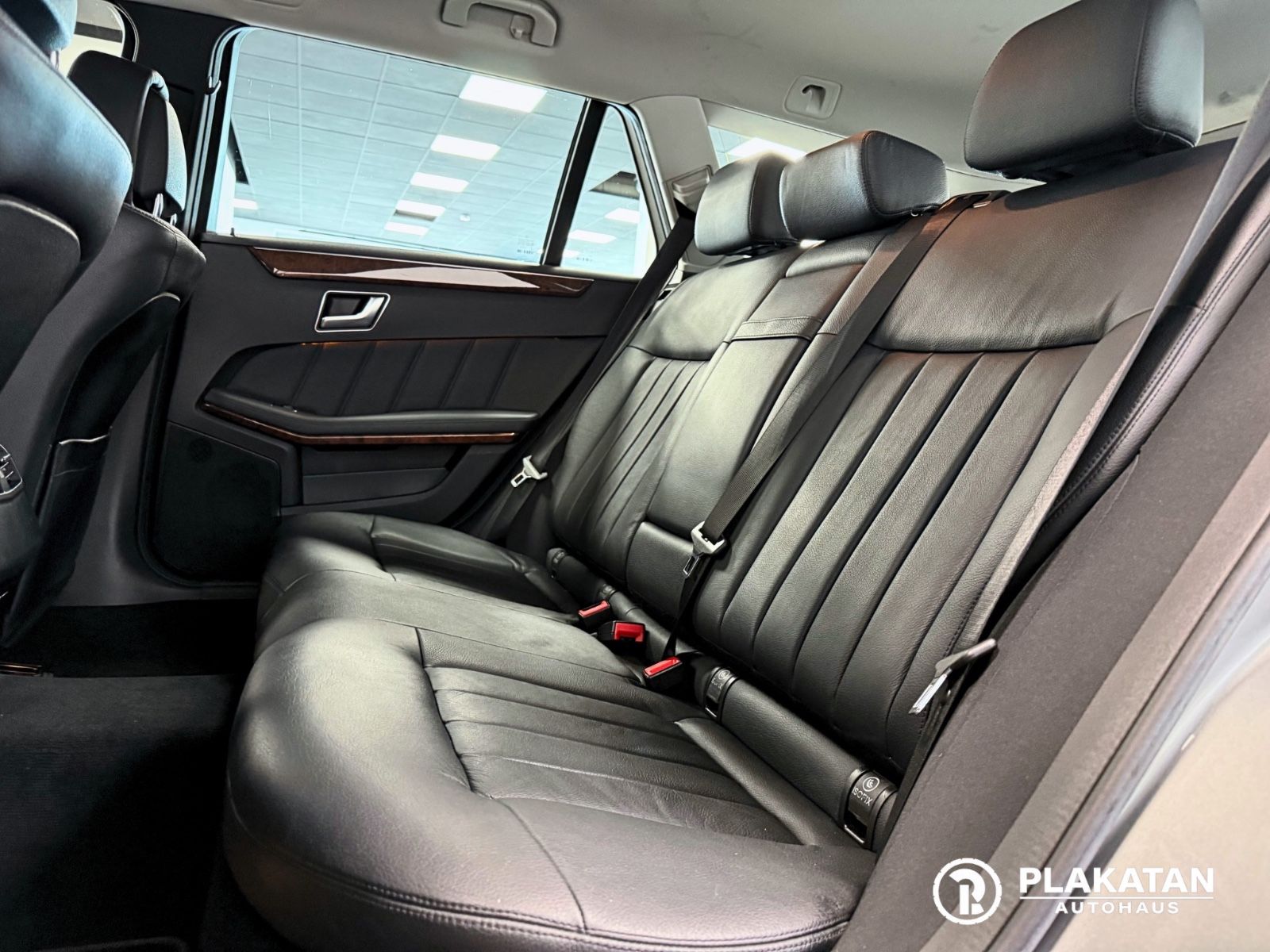 Fahrzeugabbildung Mercedes-Benz E 250 CDI T-Modell Leder AHK MB-Service