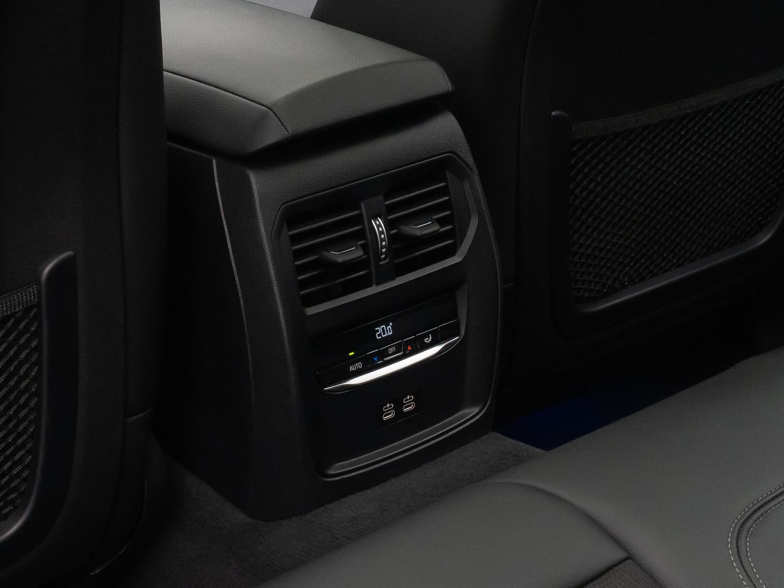 Fahrzeugabbildung BMW 330d xD Sport Line DAB Kamera Laser Panorama