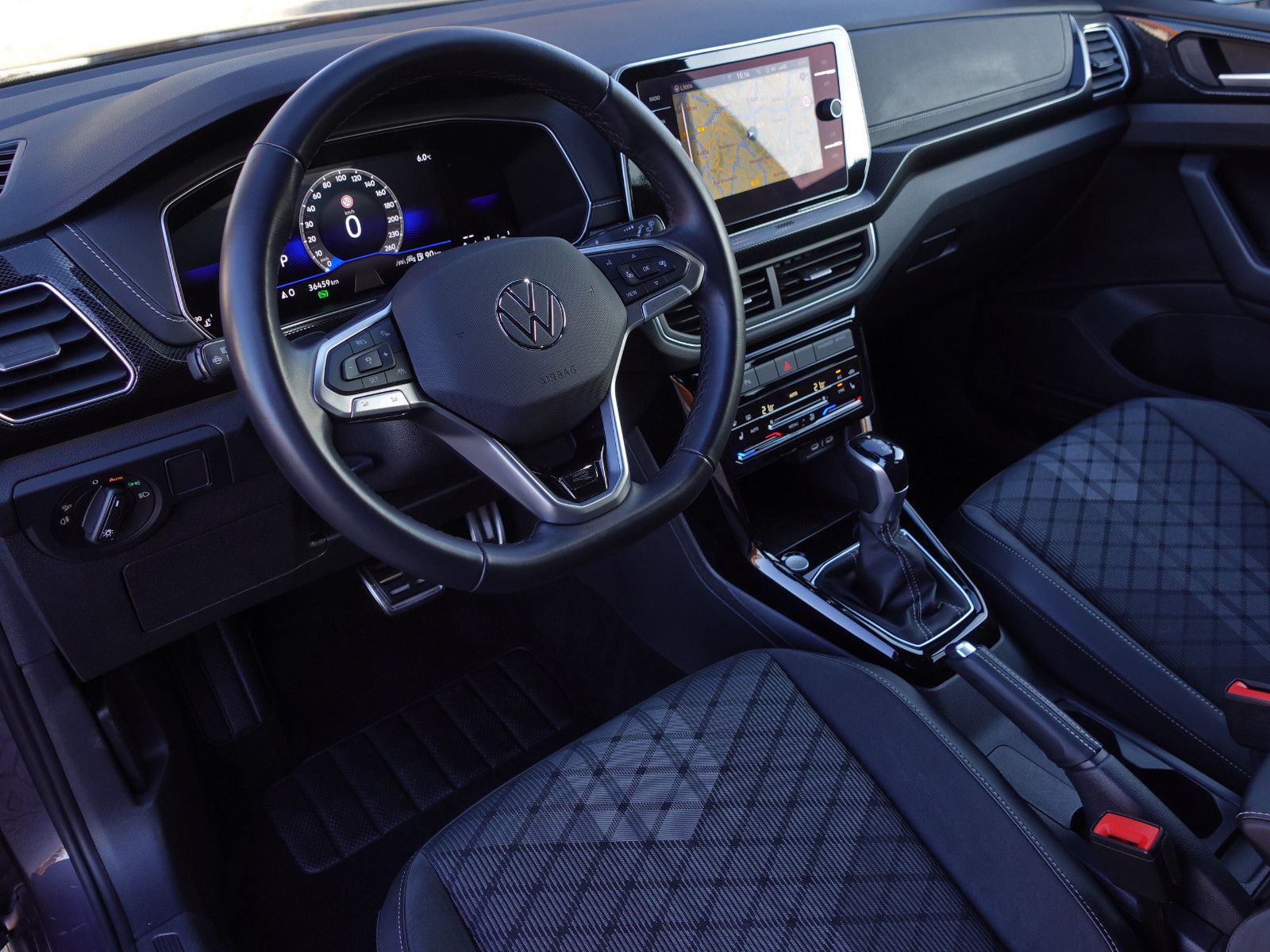 Fahrzeugabbildung Volkswagen T-Cross 1.5 TSI DSG R-Line AHK Matrix ACC RFK