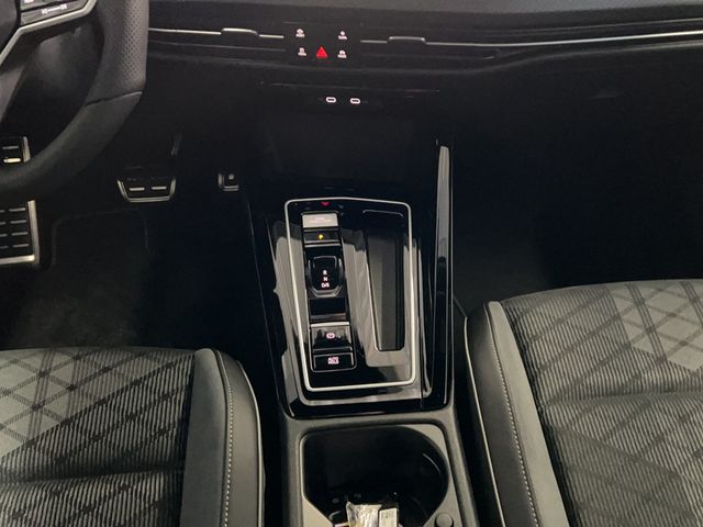 Golf VIII R-Line 1.5 eTSI DSG