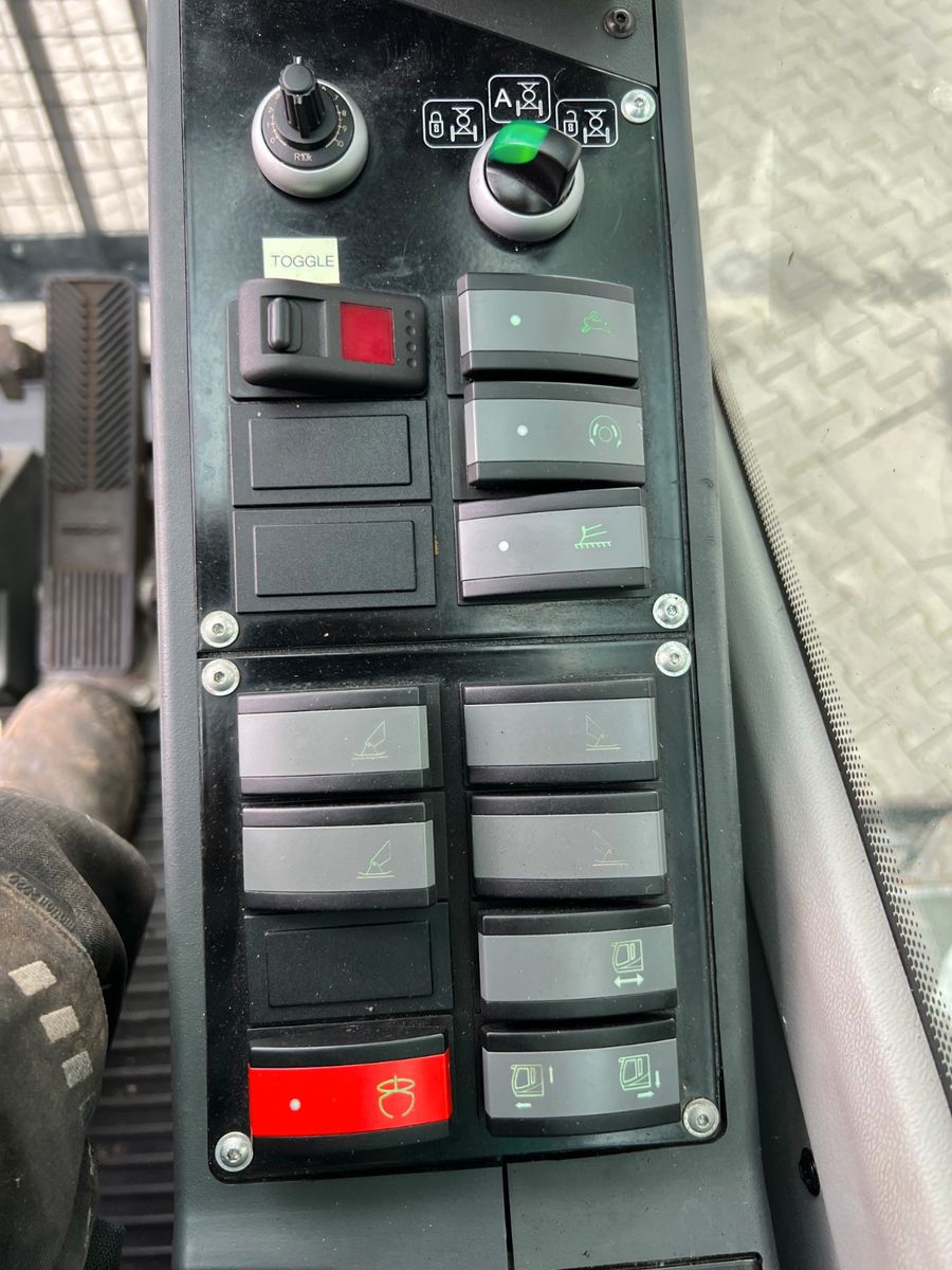 Fahrzeugabbildung Sennebogen 718 / inkl. Vosch Fällzange / nur 1.965h!