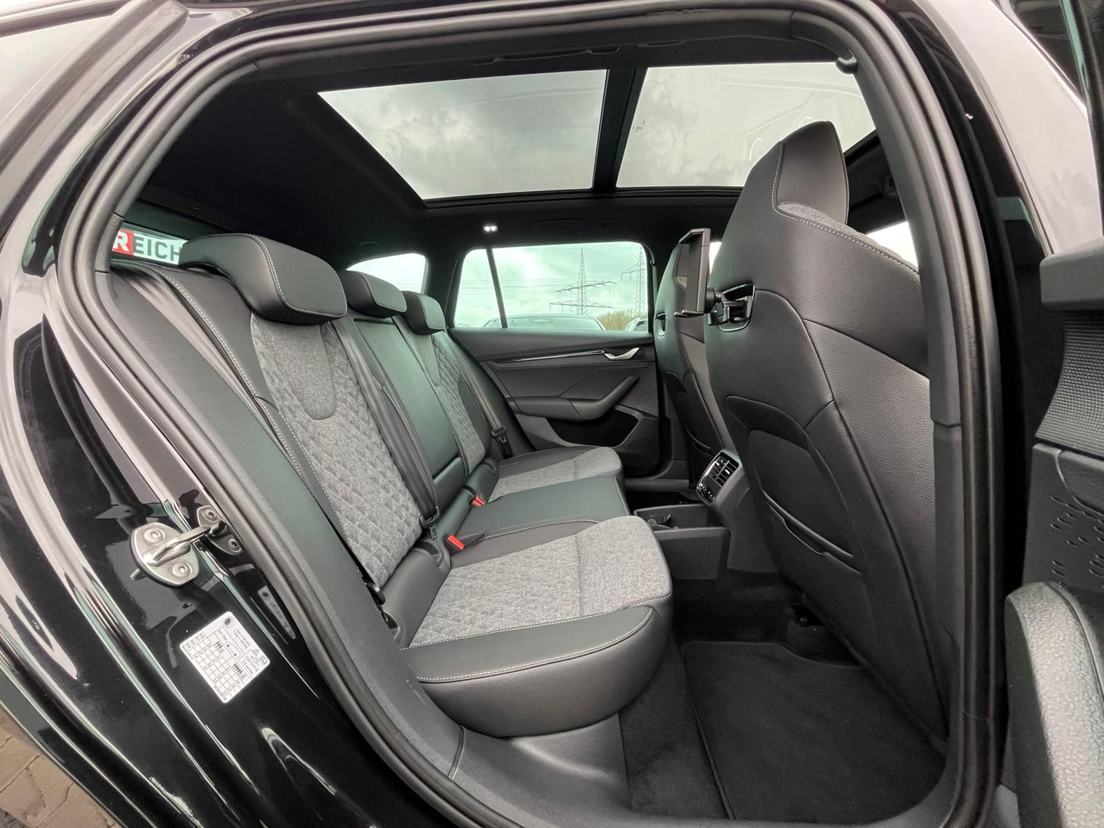 Fahrzeugabbildung SKODA Octavia 2.0 DSG Sportline MATRIX*PANO*CANT.*5J.G