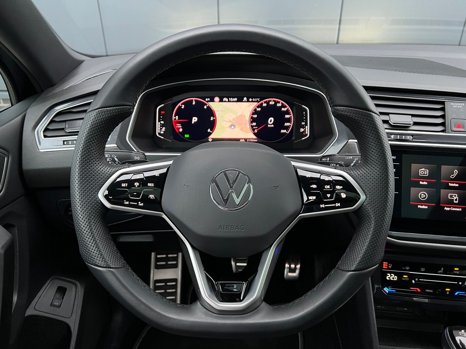 Fahrzeugabbildung Volkswagen Tiguan Allspace R-Line 2.0 TDI DSG 4MOTION *Lede