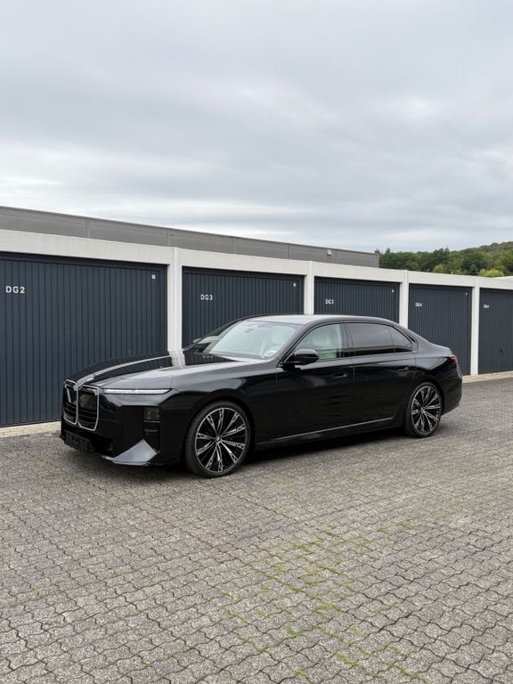 BMW 740
