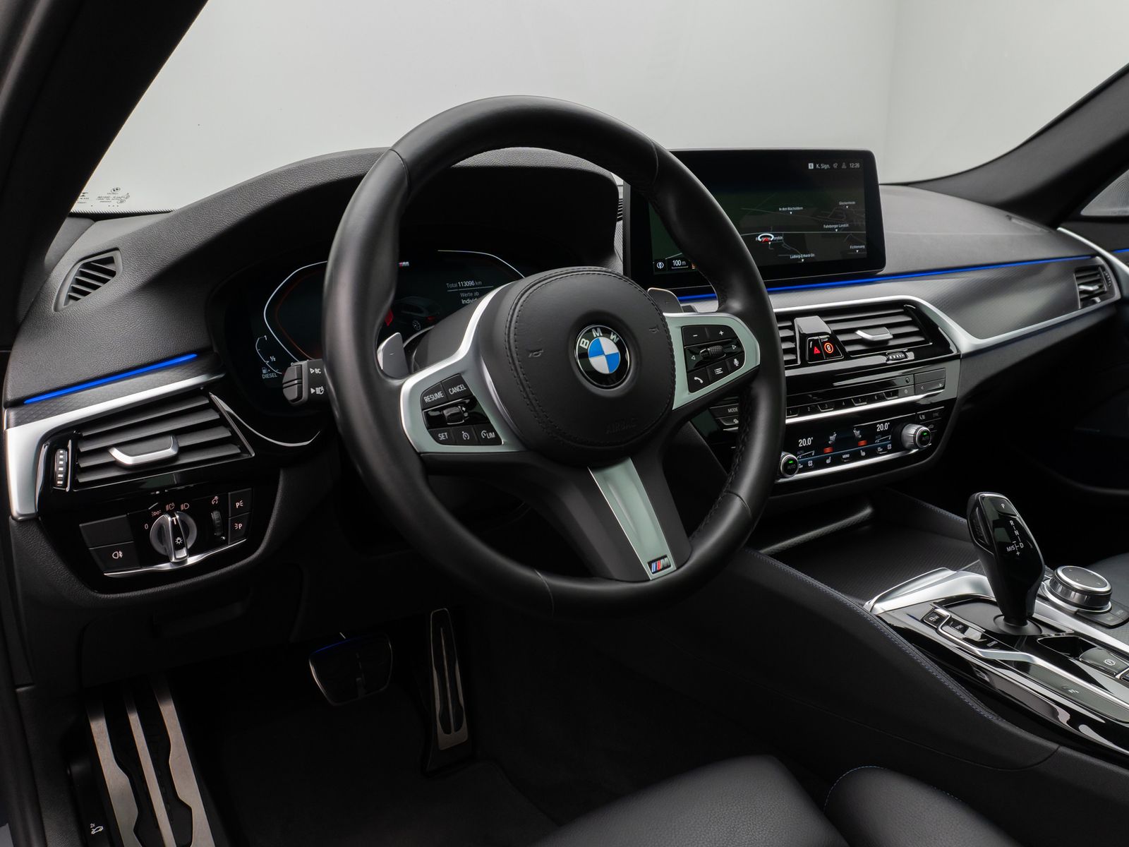 Fahrzeugabbildung BMW 540d xD M Sport Panorama DAB B&W Fernlichtassist