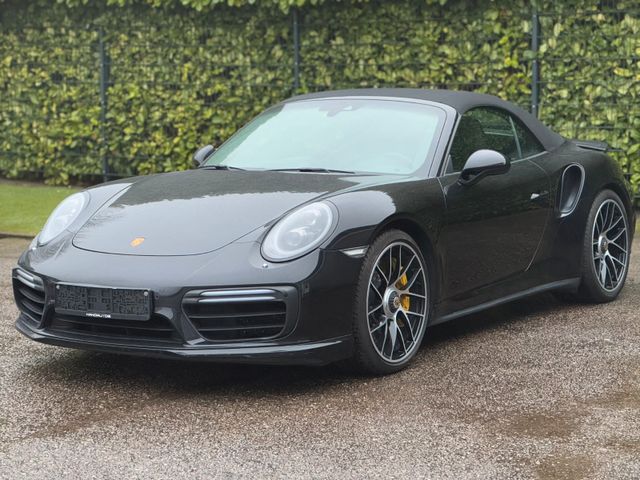 Porsche 911 Turbo S Cabriolet CHRONO/LIFT/BOSE/KERAMIK