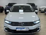 Volkswagen Passat GTECarPlay*AHK*Navi*4xSHZ*LED*ACC*R-Cam - VW Passat in Bonn