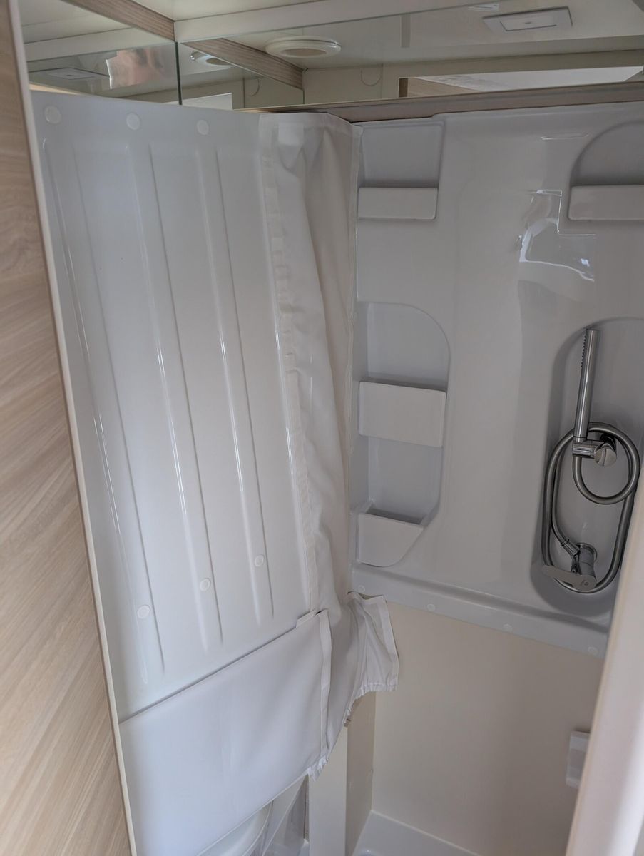 Fahrzeugabbildung Eura Mobil Van V 595 HB Markise, Automatik, Fahrassistenzp.