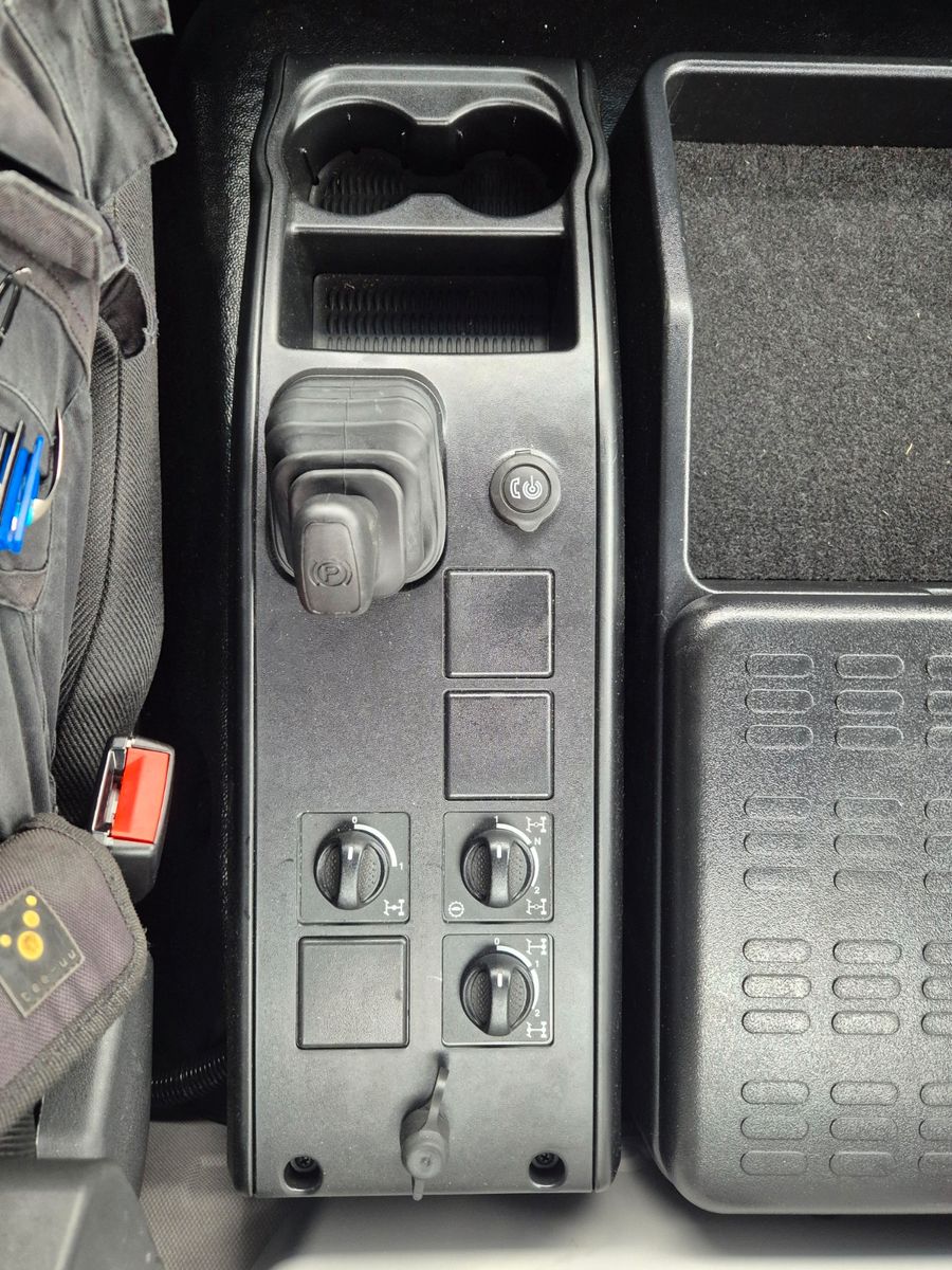 Fahrzeugabbildung Iveco Eurocargo ML150E32WS 4x4 Kran HMF 1130K Funk AHK