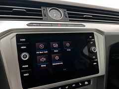 VW Passat Variant / MASSAGE/ ACC / GARANTIE / AHK /