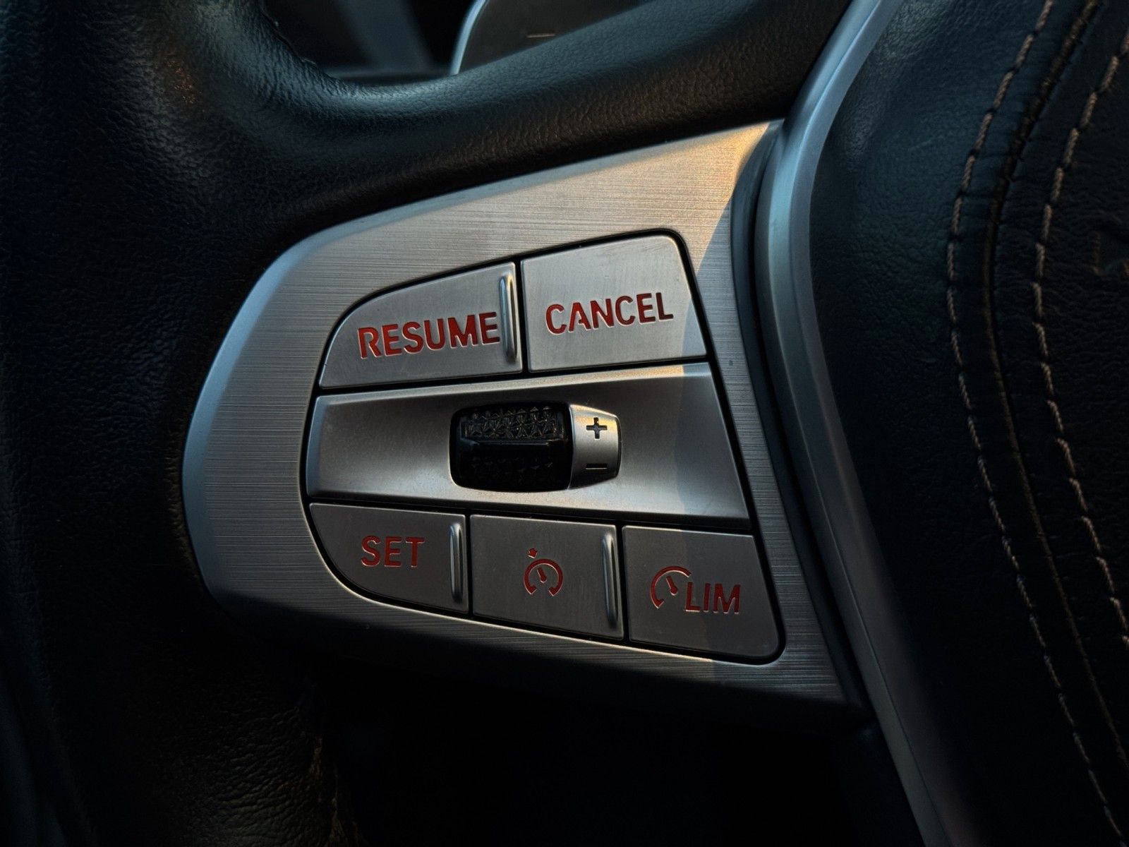 Fahrzeugabbildung BMW 750Li xDrive *LASER*360°*H&K*Masssage*Skylounge*