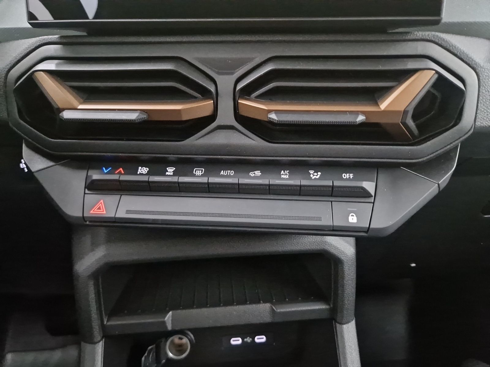 DACIA Duster Extreme Hybrid 155 Technik City – Bild 18