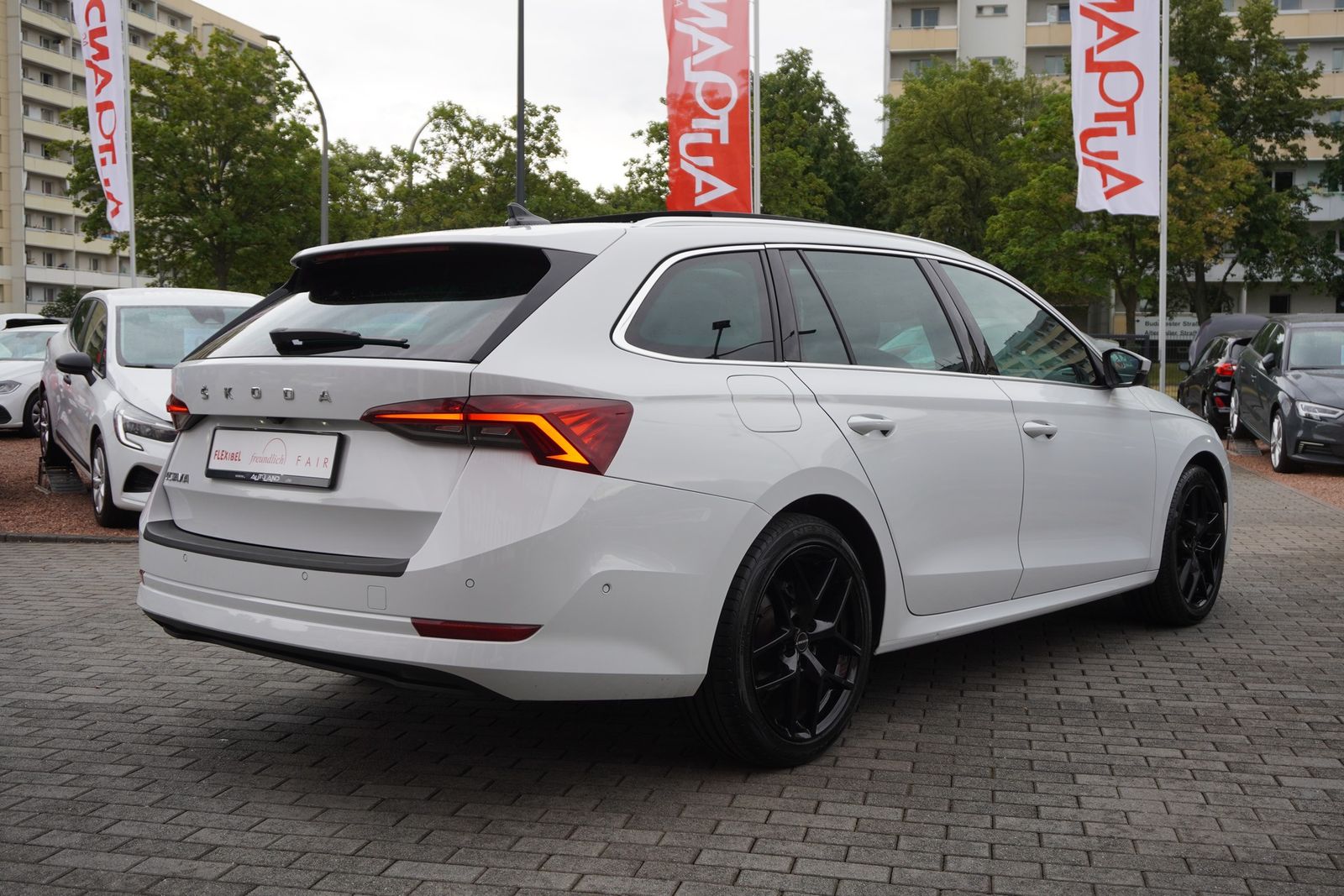 Skoda Octavia Combi 1.5 TSI First Edition LED Navi ACC foto 6