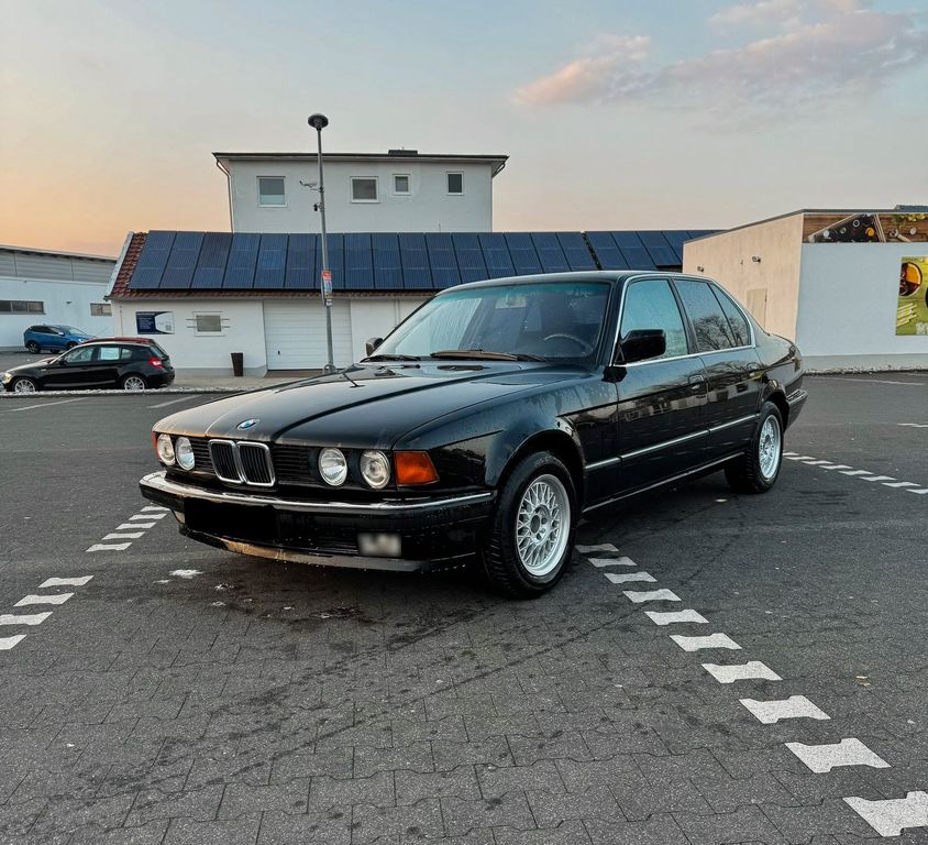 Image of BMW 730