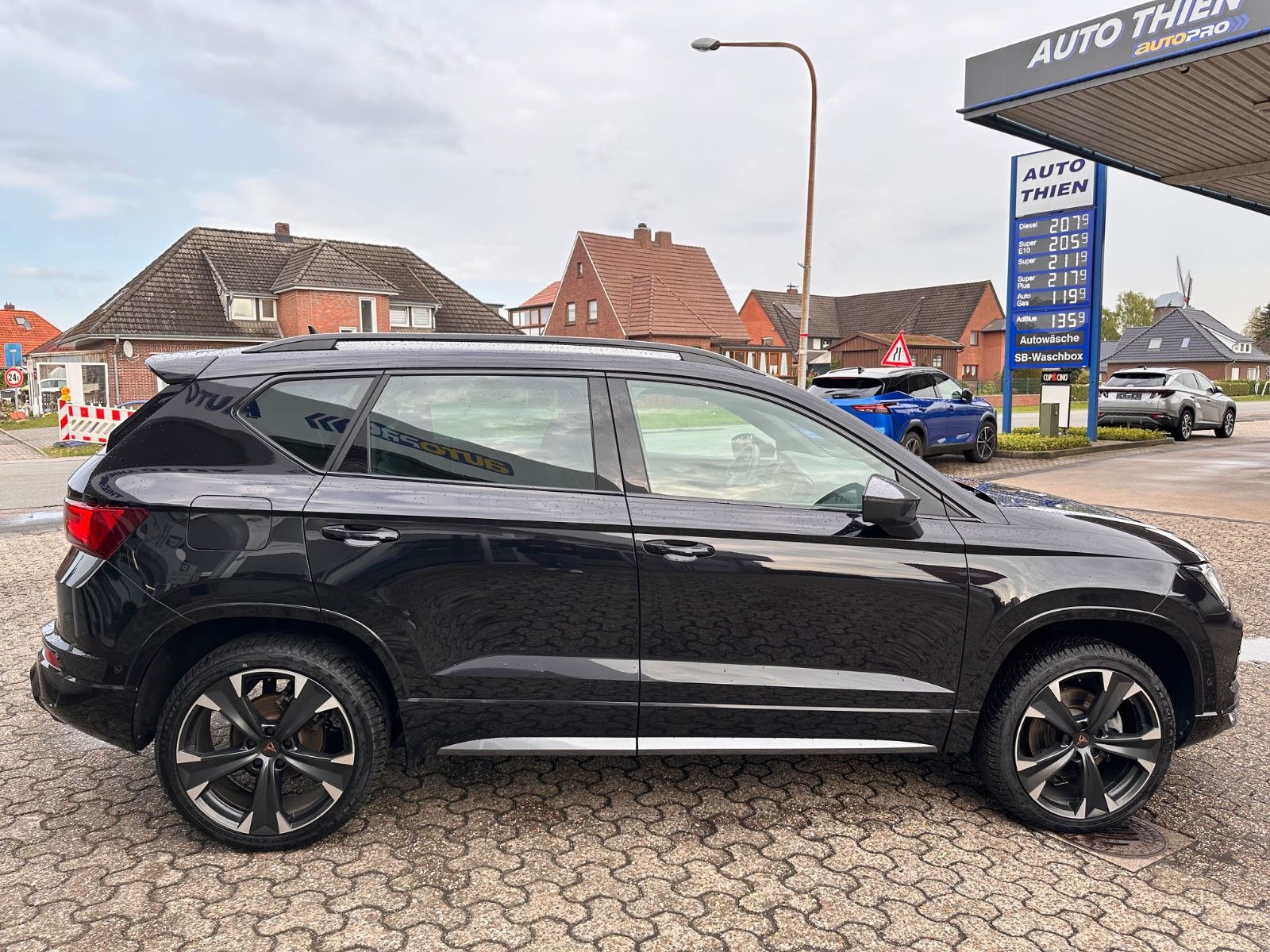 Fahrzeugabbildung CUPRA Ateca 1.5 TSI DSG ACC/Navi/SHZG/eHeck/LED/Travel