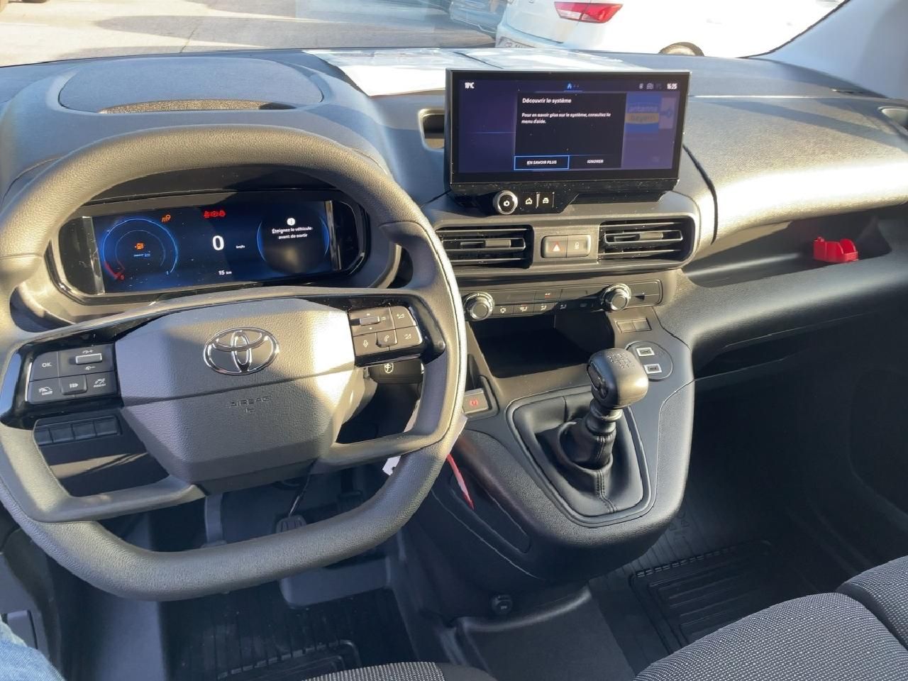 Fahrzeugabbildung Toyota Proace City 1.5D 102PS L2 Meister + Navi + Hecks