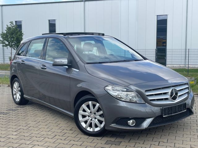 Mercedes-Benz B 180 BlueEfficiency*PANO*NAVI*PDC*KLIMA*ParkAss