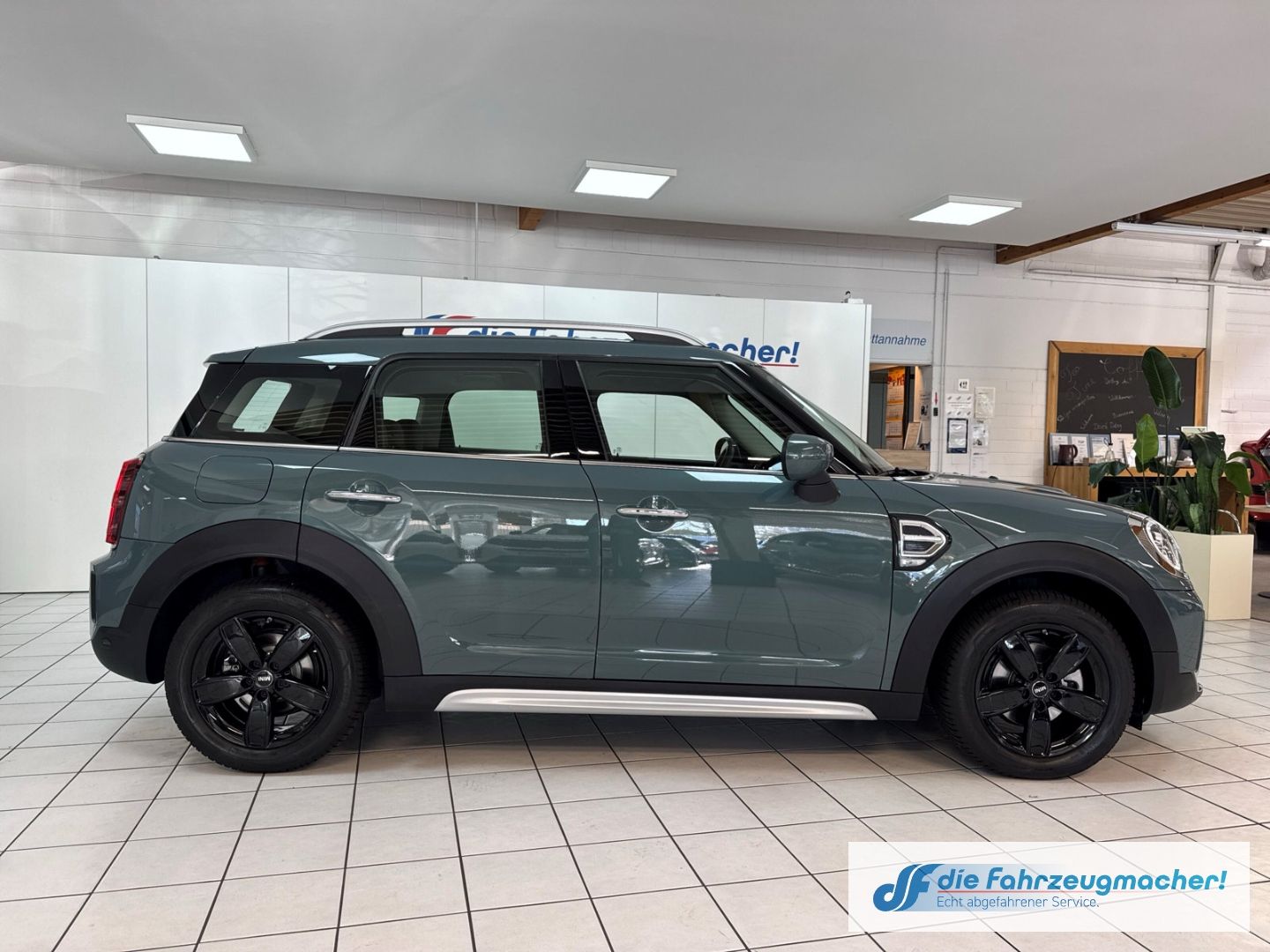 Fahrzeugabbildung MINI Cooper Countryman One Classic Trim Navi LED Blen