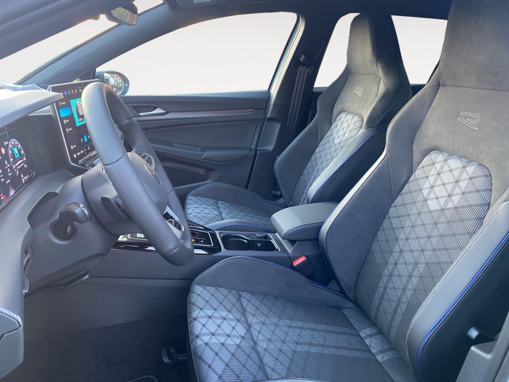 Fahrzeugabbildung Volkswagen Golf Var. 2.0 TDI SCR DSG R-Line *Anschlussgaran