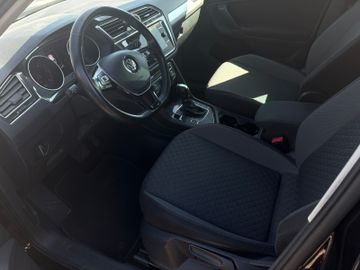 Volkswagen Tiguan - 8