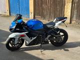 Suzuki GSX-R 750 - SUZUKI GSX R 750