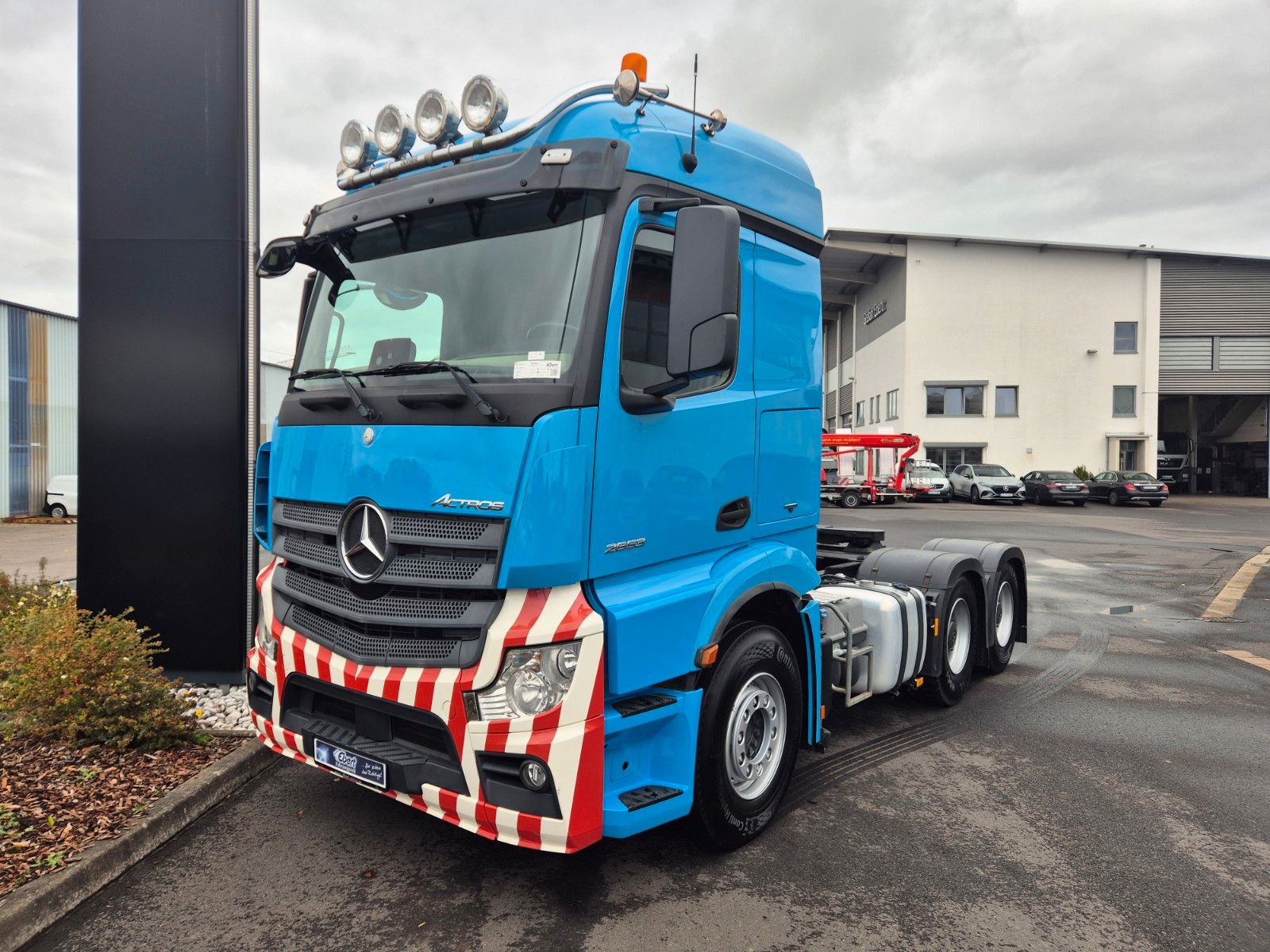 Fahrzeugabbildung Mercedes-Benz Actros 2653 LS 6x4 Retarder 120.000kg