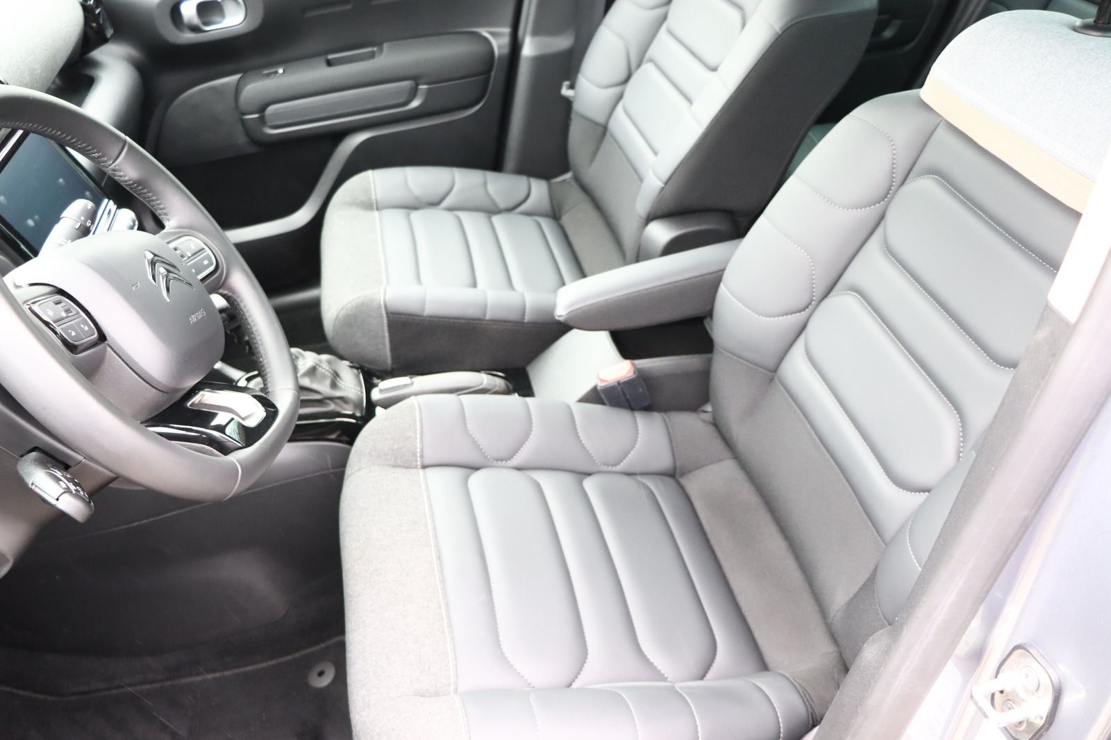 Fahrzeugabbildung Andere Citroën C3 Aircross PT 110 Shine * MwSt. ausw. *
