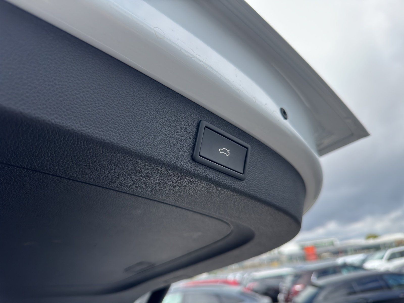 Fahrzeugabbildung SKODA Kodiaq 2.0 TDI Sportline 4x4/PANO/AHK/KAMERA/ACC