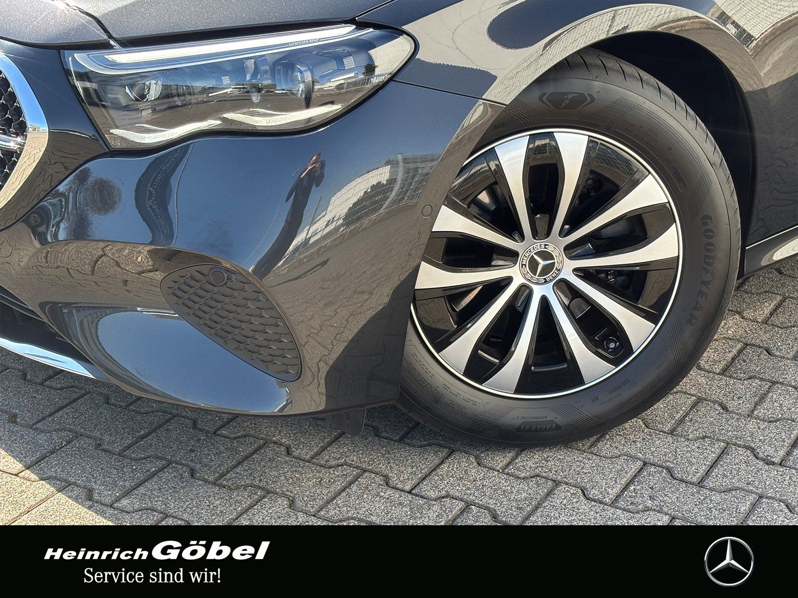Fahrzeugabbildung Mercedes-Benz E 200 T AVANTGARDE*AHK*MEMORY*DIGITAL-L*360°KAM
