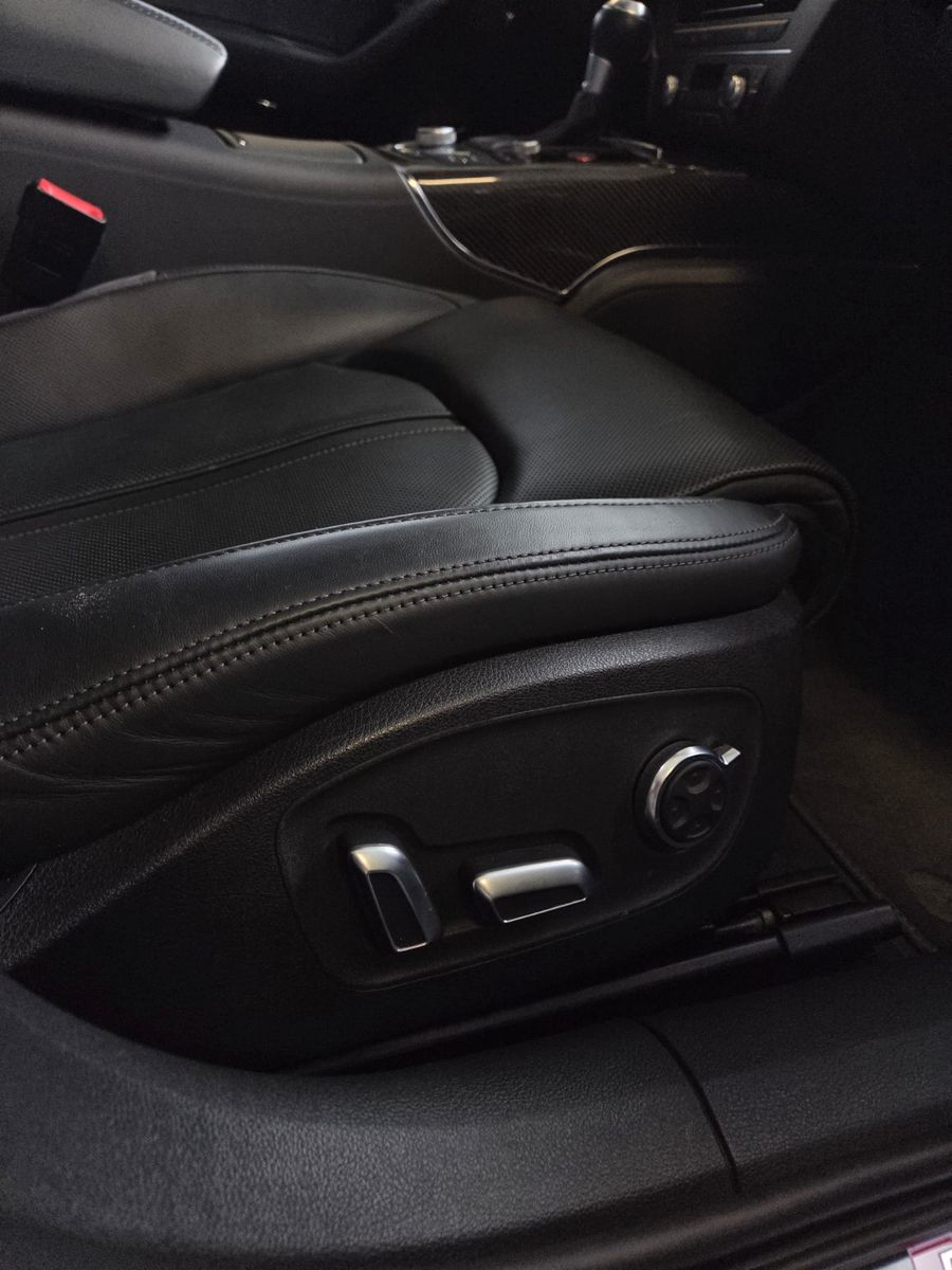 Fahrzeugabbildung Audi RS6 RS 6 Avant  quattro performance/Keramikbrems