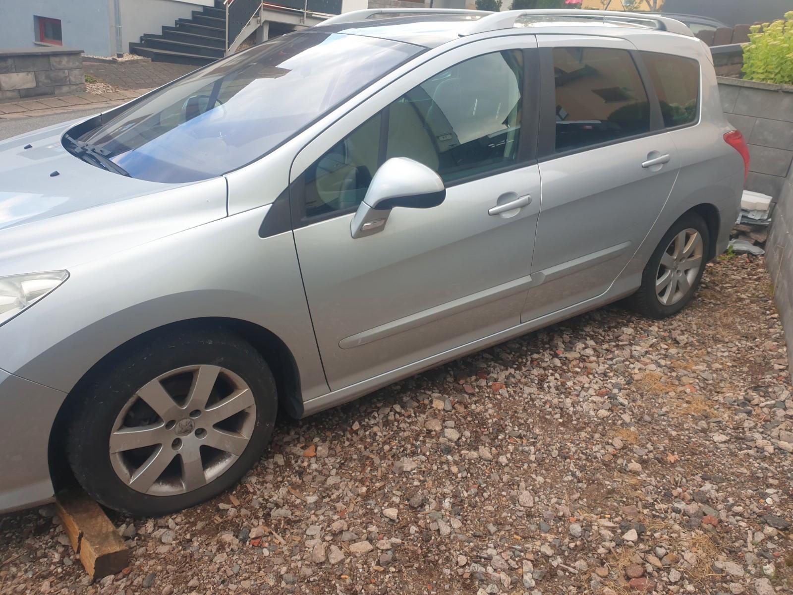 Peugeot 308 2010 — engine 1.598 cm³, 120 HP (88kW)