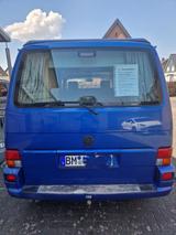 Volkswagen T4 California - blaue Volkswagen T4 California
