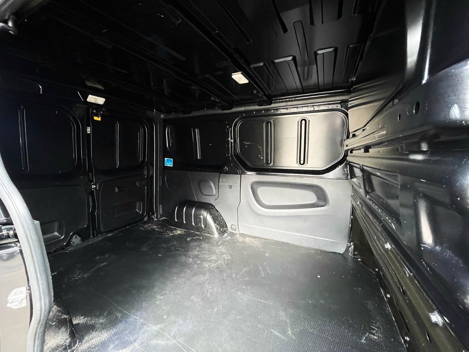 Fahrzeugabbildung Renault Trafic Kasten  L1H1 Komfort KLIMA NAVI MwSt 1.Hd