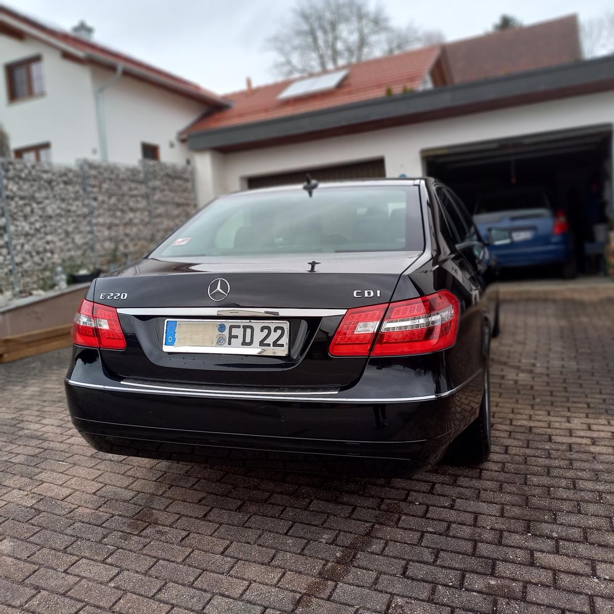 Mercedes-Benz E 220 CDI BlueEFFICIENCY AVANTGARDE AVANTGARDE