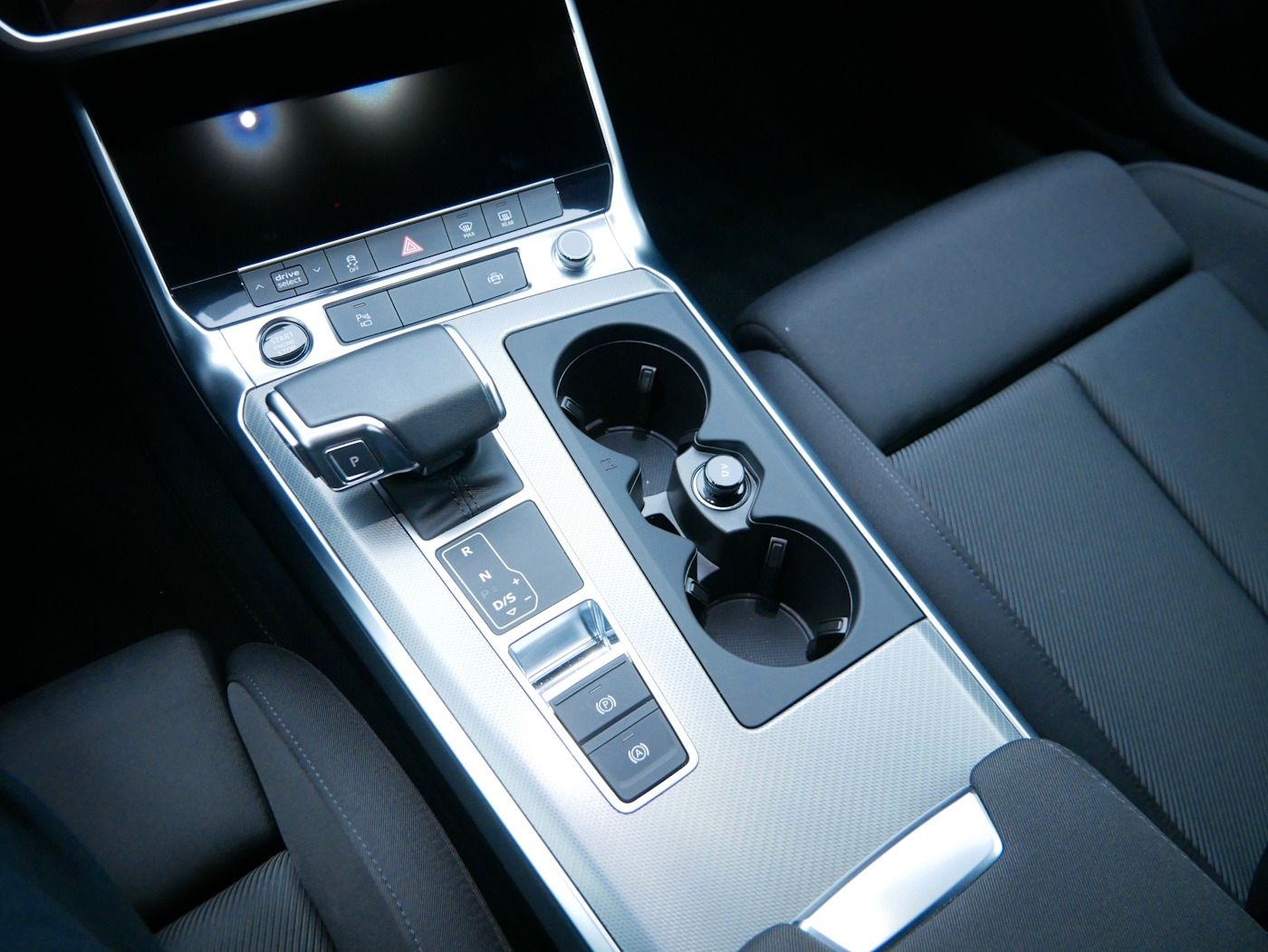 Fahrzeugabbildung Audi A6 Avant 2.0 quattro advanced NEU76T ACC LED KAM