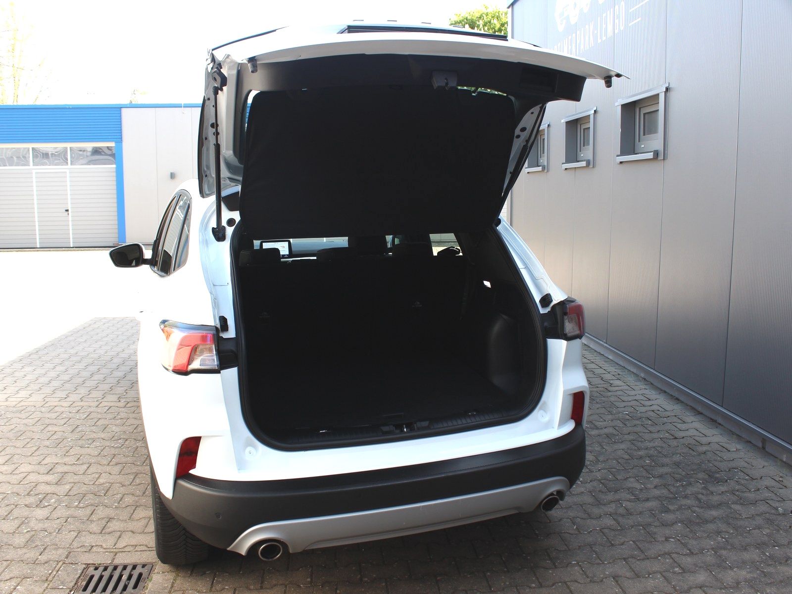 Fahrzeugabbildung Ford Kuga Plug-In Hybrid Cool & Connect 2,5 Duratec