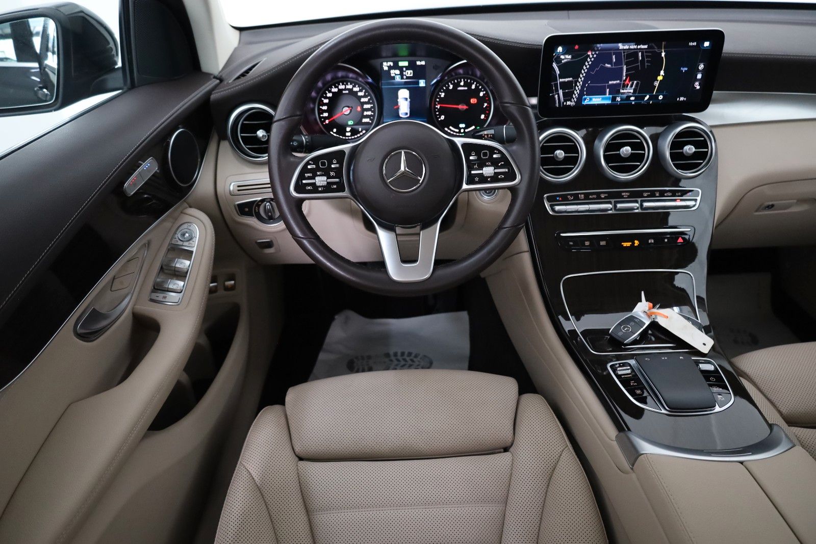 Fahrzeugabbildung Mercedes-Benz GLC 300e 4M Coupe,Sitzlüftung,Leder,Navi,Kamera