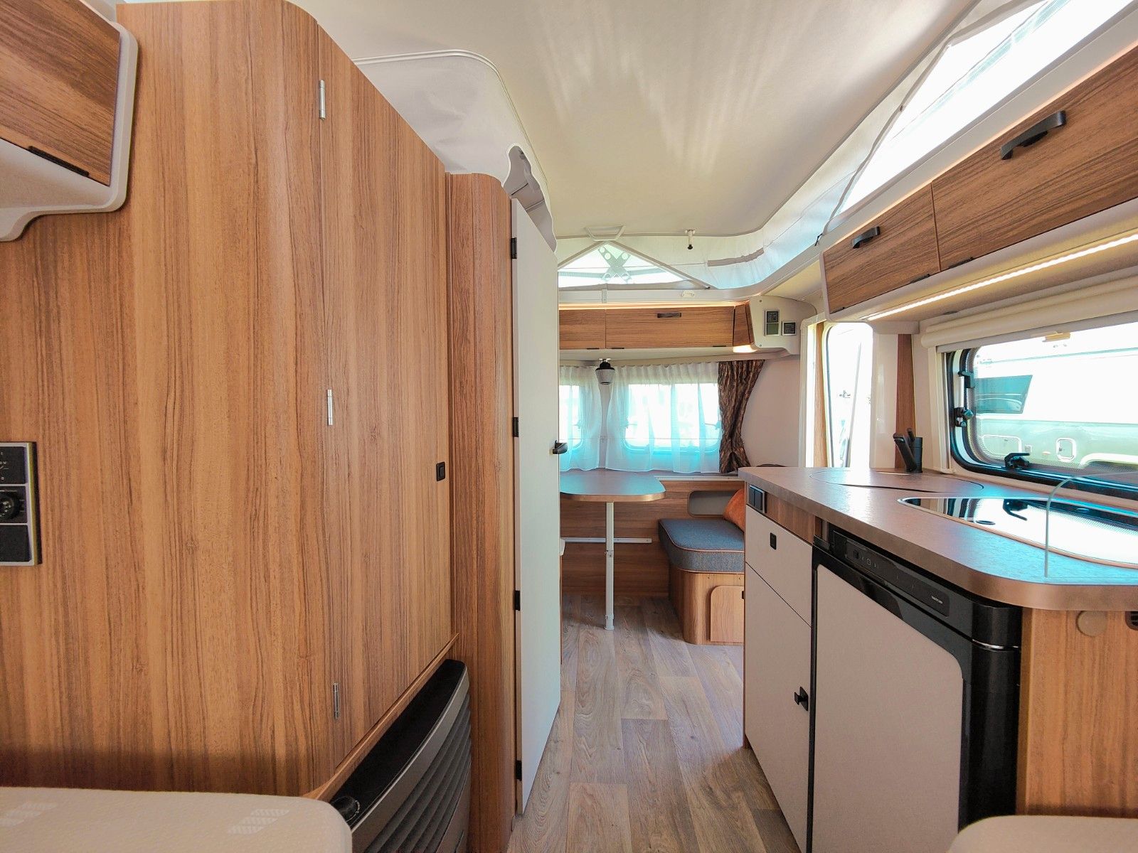 Fahrzeugabbildung HYMER / ERIBA / HYMERCAR Touring 542 Legend Urban 2026