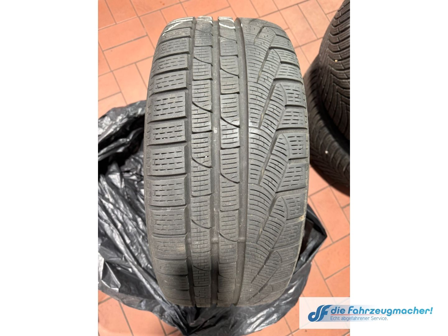 Fahrzeugabbildung Mercedes-Benz E 200 BlueTec Niveau AHK-klappbar LED Blendfreie