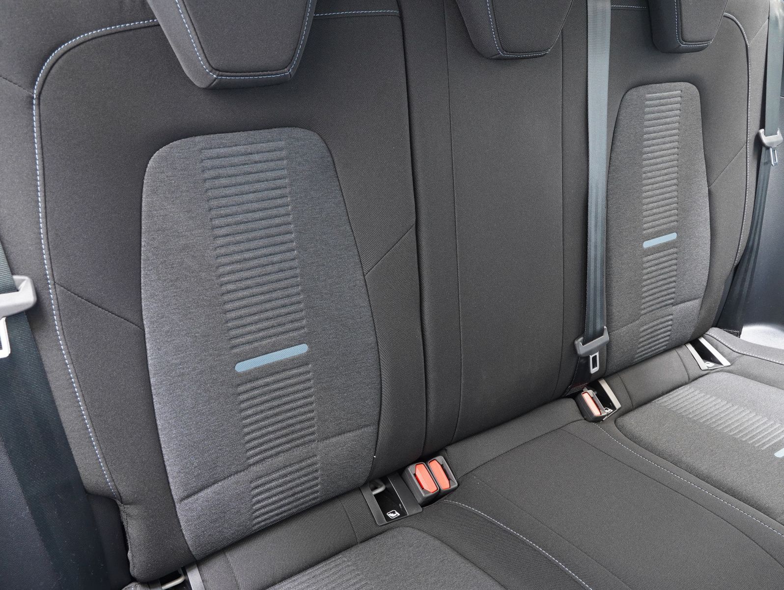 Fahrzeugabbildung Ford Focus Turnier 1.5 EcoBlue Active LED/ACC/AHK