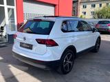 Volkswagen Tiguan DSG NAVI/PANO/360°KA/AHK/1.HAND/TOP-ZUSTA - Volkswagen Tiguan mit Benzin-Antrieb: Geländewagen, Automatik
