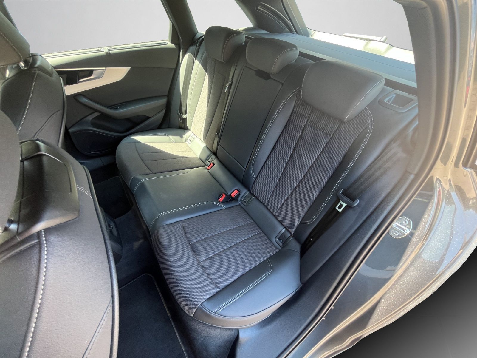 Audi A4 - Bild 15