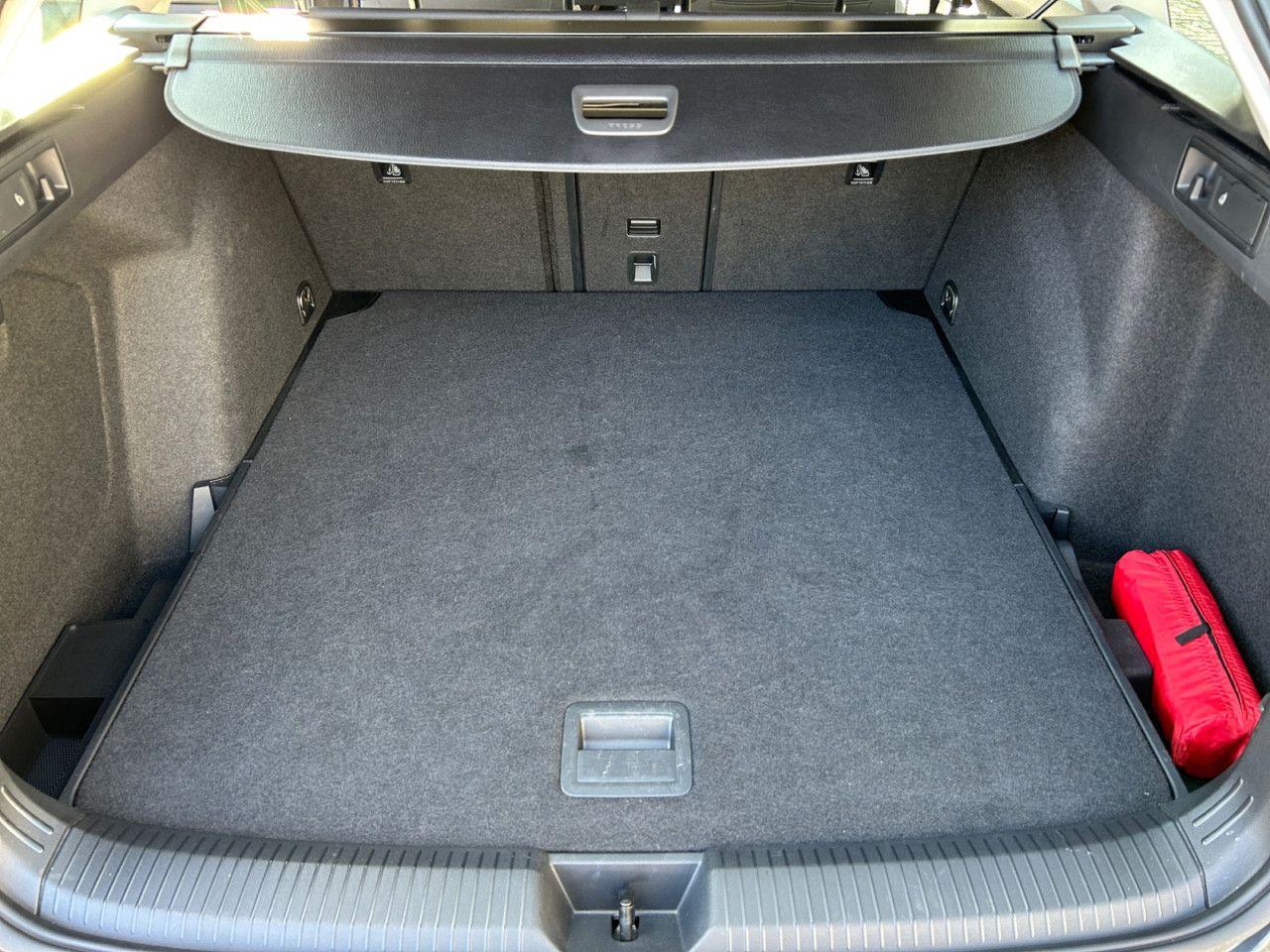 Volkswagen Golf VIII Variant 1.0 TSI Life.NAVI,SHZ,LED+,ACC, миниатюра 16