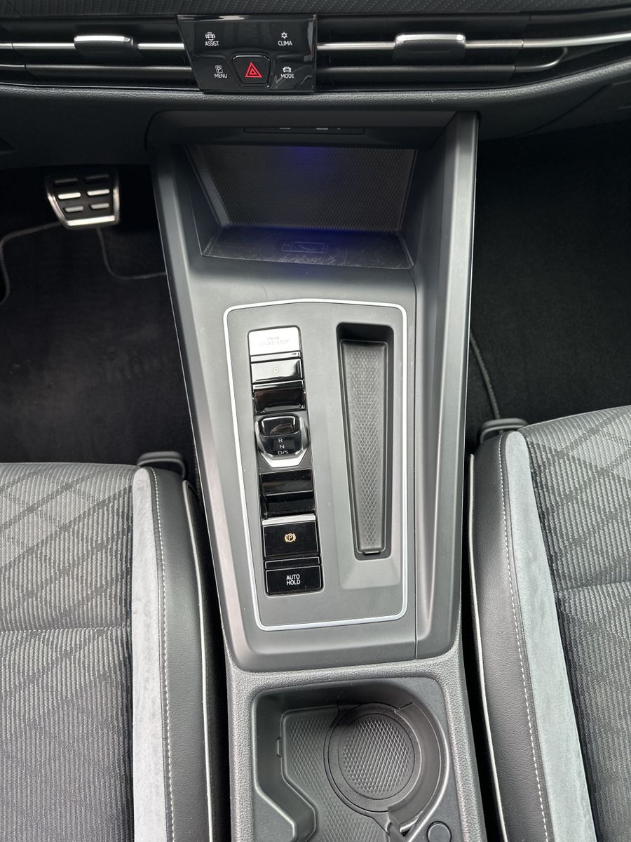Fahrzeugabbildung Volkswagen Golf Variant 2.0 TDI DSG R-Line NAV+LED+H&K+ACC