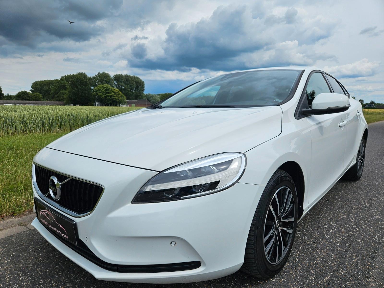 Volvo V40 2.0 Momentum / Navi / LED /