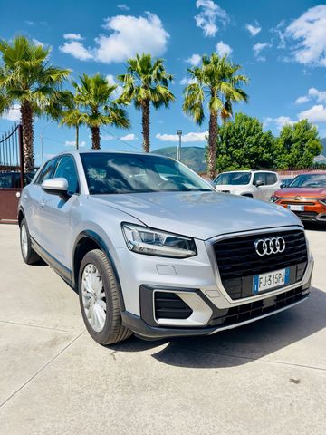 AUDI Audi Q2 30 TDI Business Design