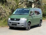 Volkswagen T5 Caravelle - gebrauchte Volkswagen T5 Caravelle aus dem Jahr 2005